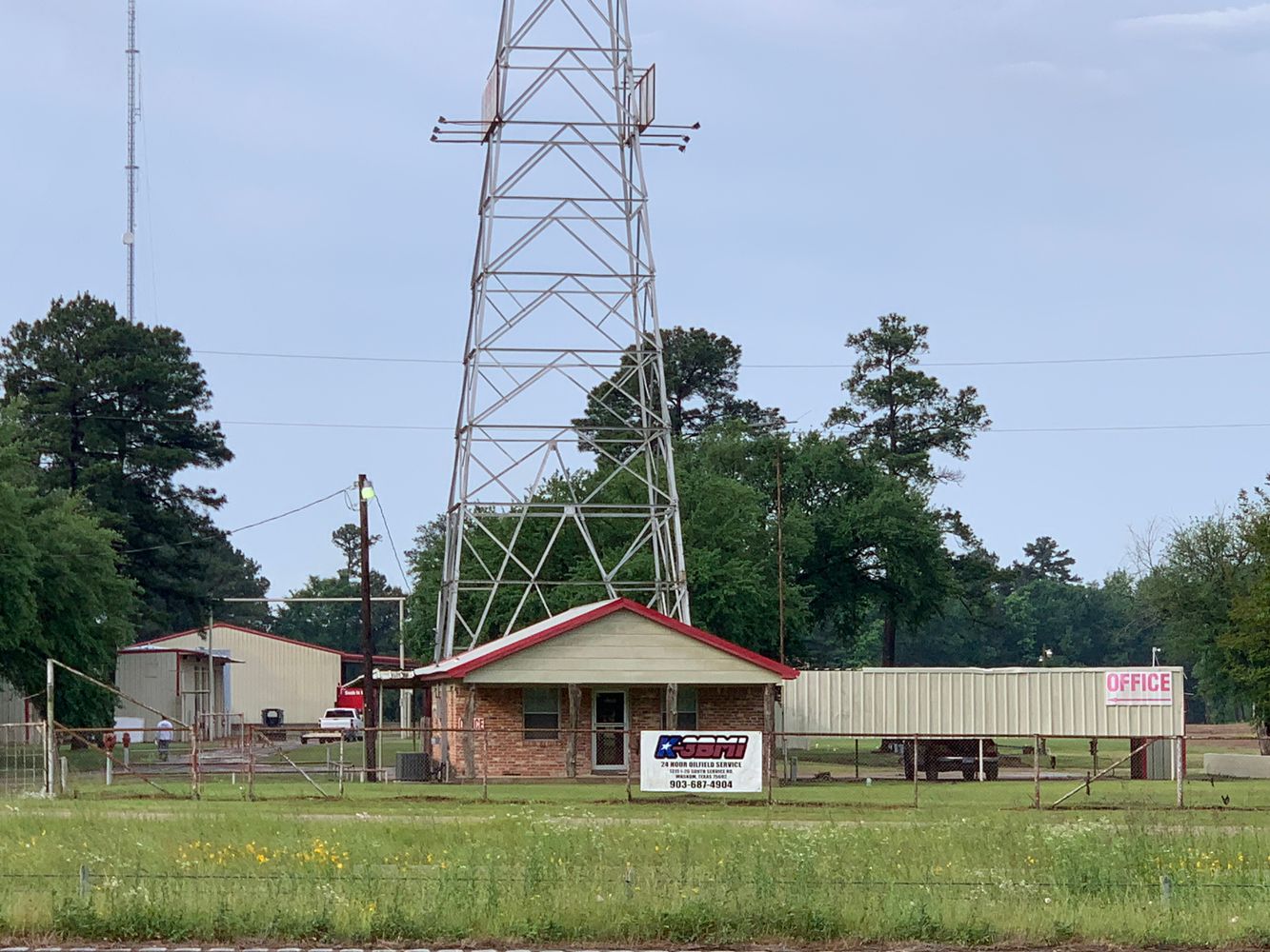 1315 S I -20 Serv Rd, Waskom, TX 75692